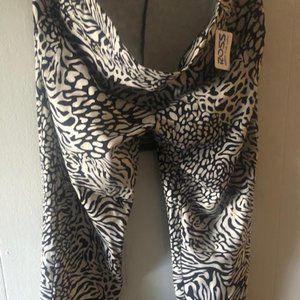 Jones New York pants leopard pants stretch